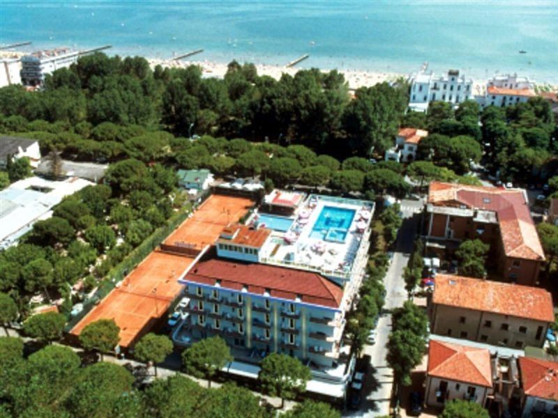 Hotel Colombo Lido di Jesolo Exterior foto